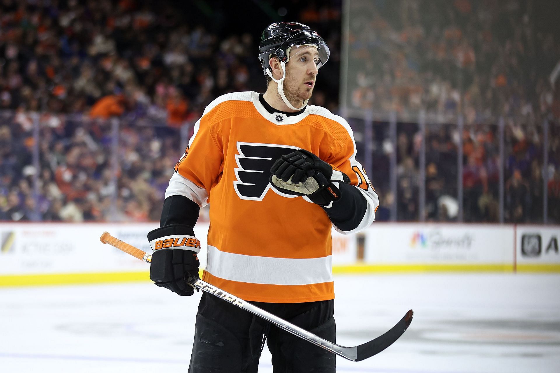#13 Kevin Hayes.